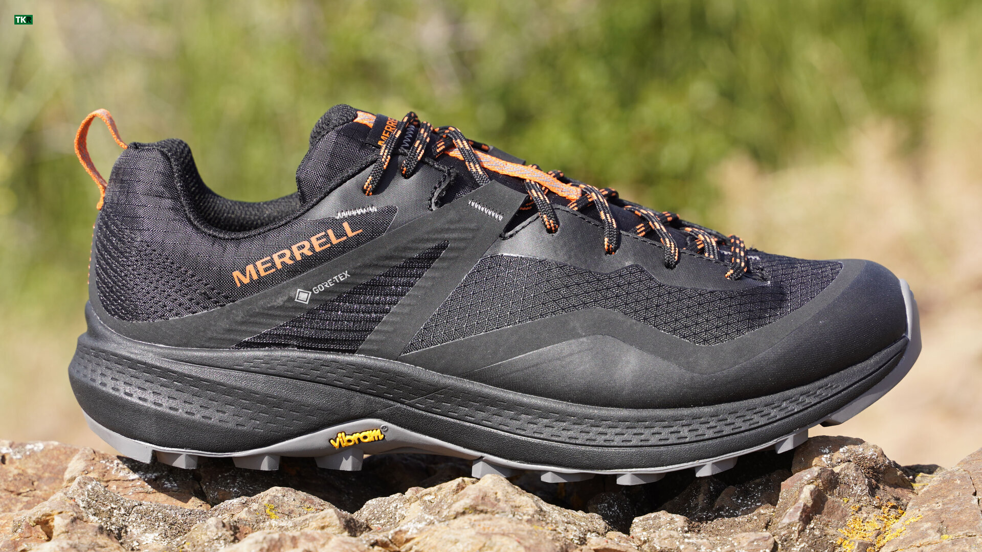 Las Merell MQM 3 Gore-Tex son unas zapatillas de Trekking ligeras y  resistentes ideales para caminar y correr