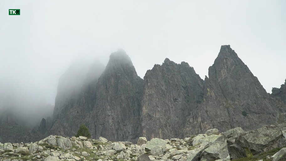 Crestero al norte del refugio  a Ventosa i Calvell